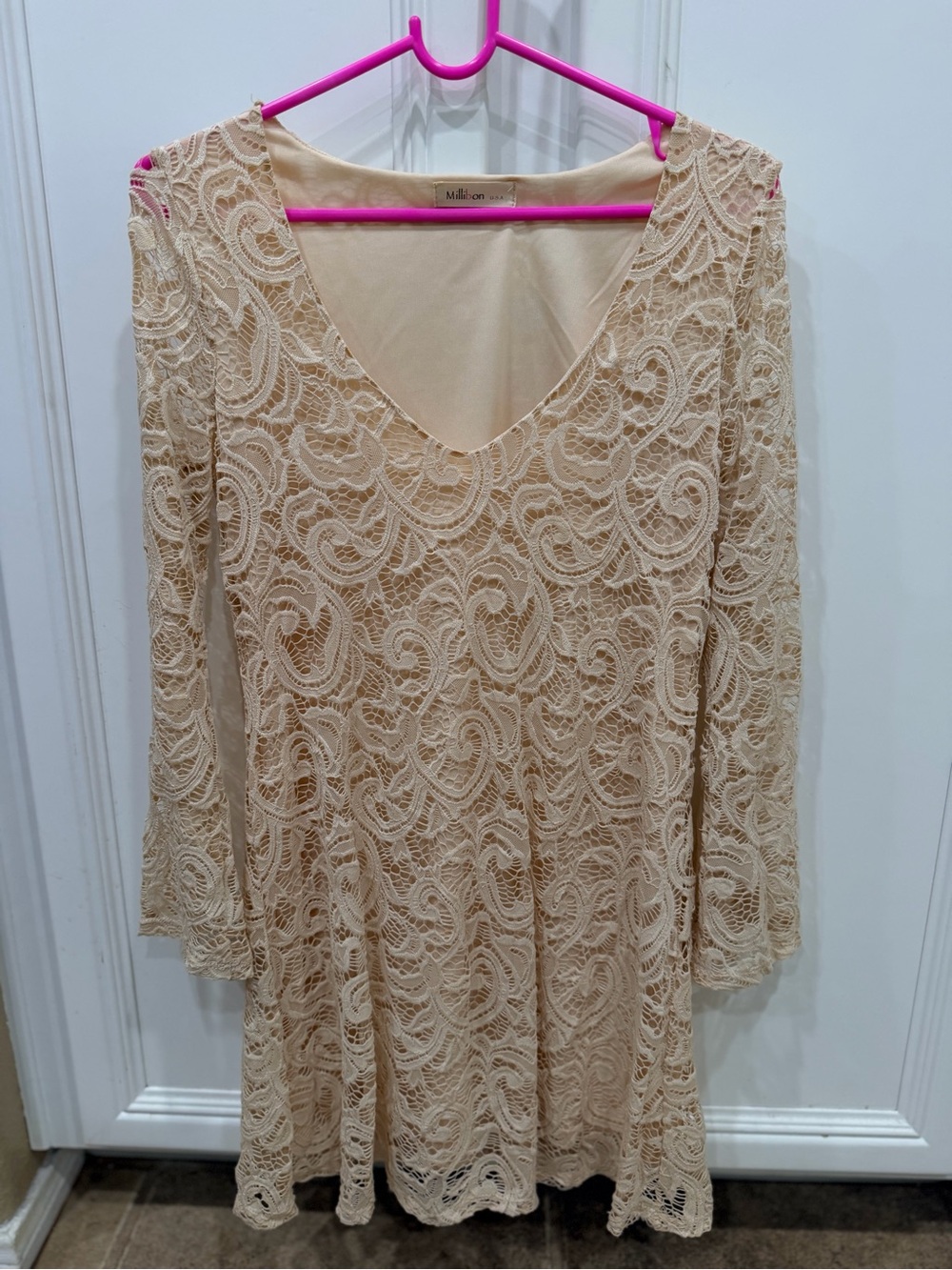 Millibon Cream Lace Long-Sleeve V-Neck Dress